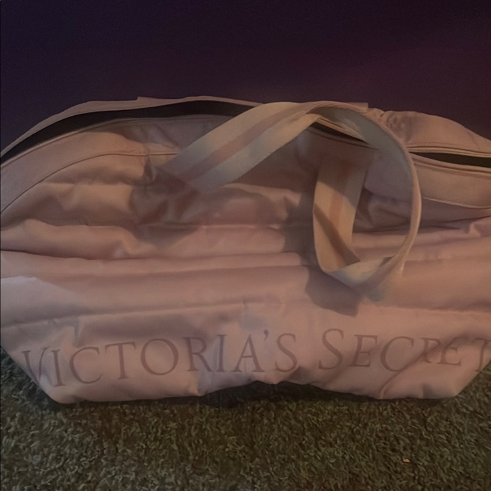 Victoria's Secret Pink Travel Bag with Stylish Design